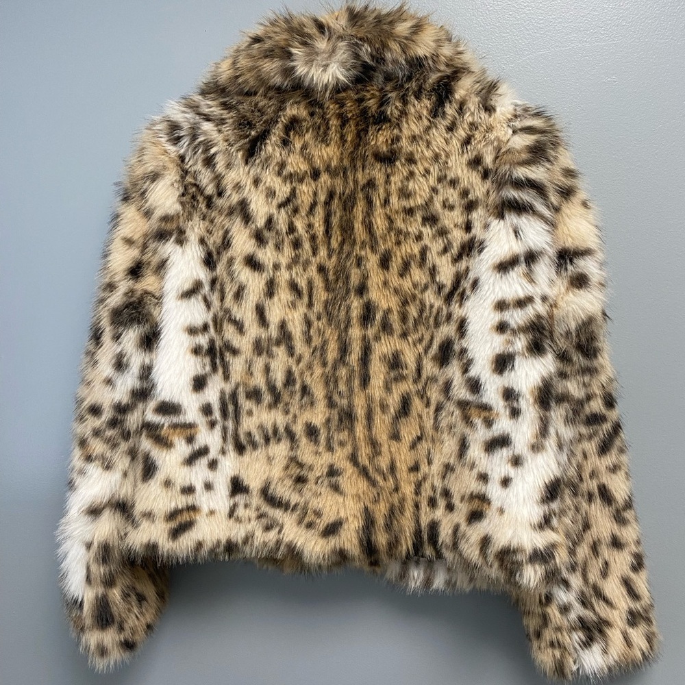 Jessica Simpson NWT Women's Round Collar Faux Fur Jacket - Picture 2 of 4